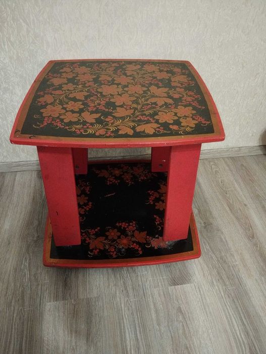Стіл розпис під реставрацію. Розмір столениці-65х65 см.,висота-62 см.