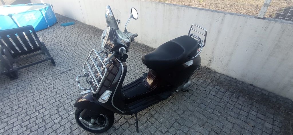 Vespa LX Touring 125 ie