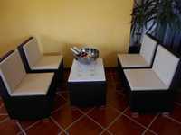 Sofa individual e mesa p/ bar/ pastelaria/ danceteria e sala de espera