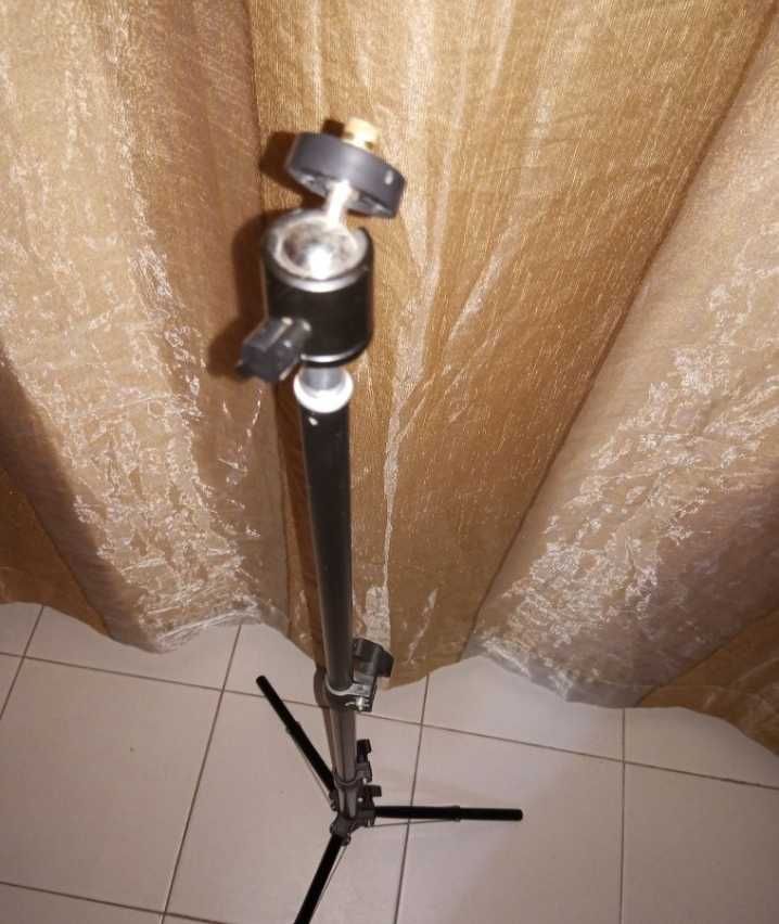 Tripé preto ajustável 45cm a 1m