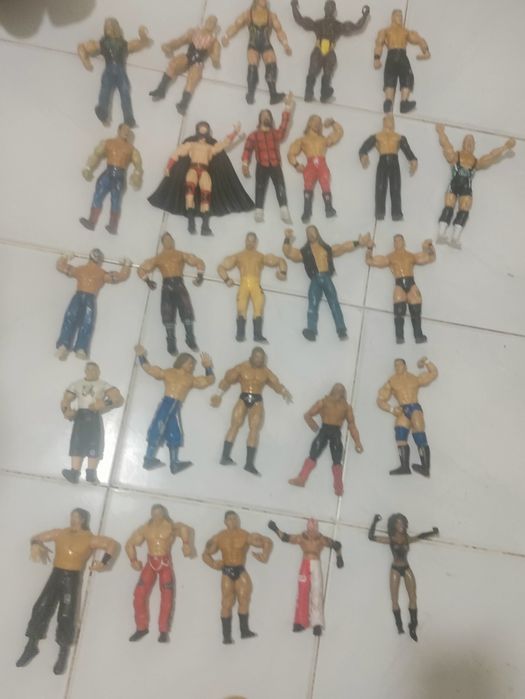 Figuras WWE 26 uni.