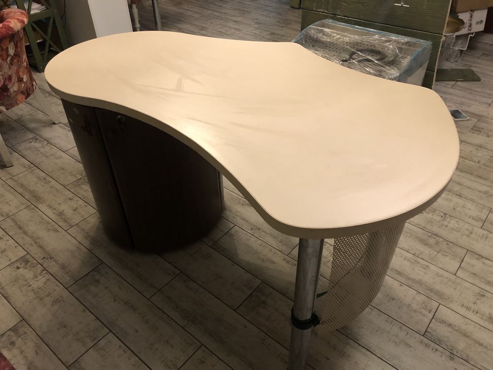 Продам стіл манікюрний стіл стол столи