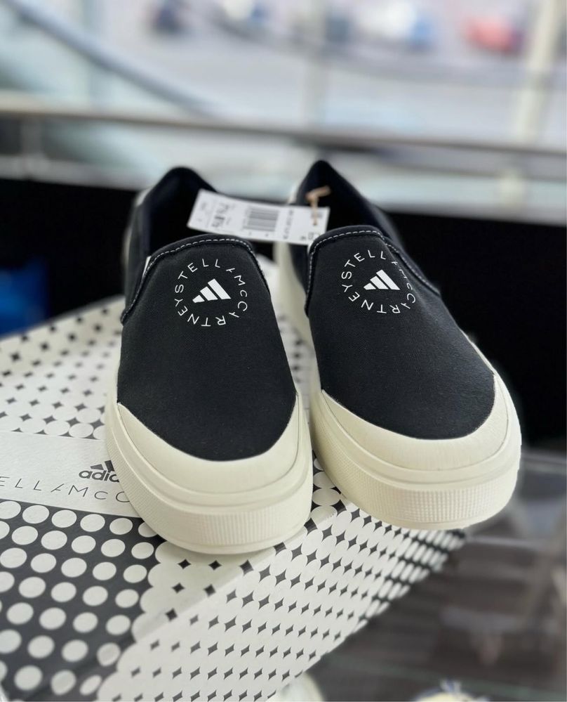 Adidas  aSMC court slip on ,оригінал , розпродаж !