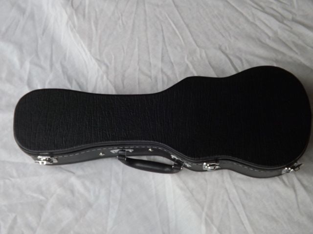 Estojo rigido de cavaquinho ou ukulele soprano