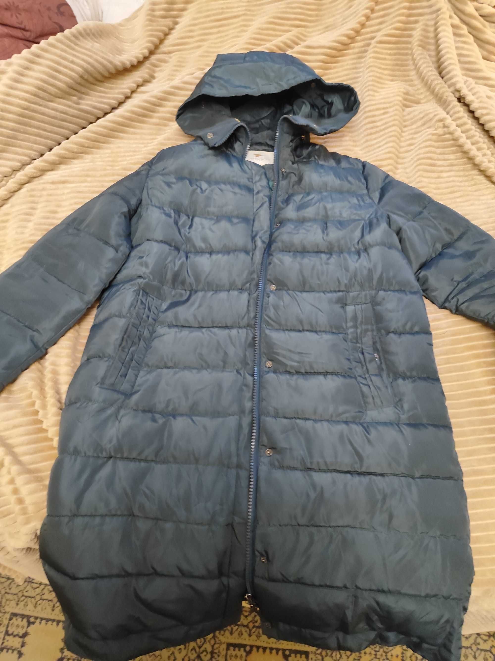 Женское пальто на синтепоне Size XL.