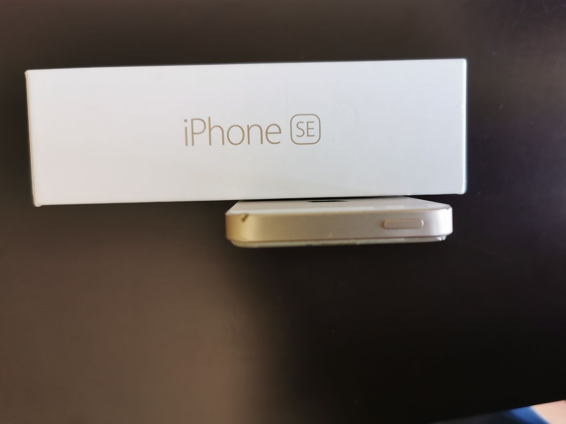 Iphone SE 16 Gb dourado