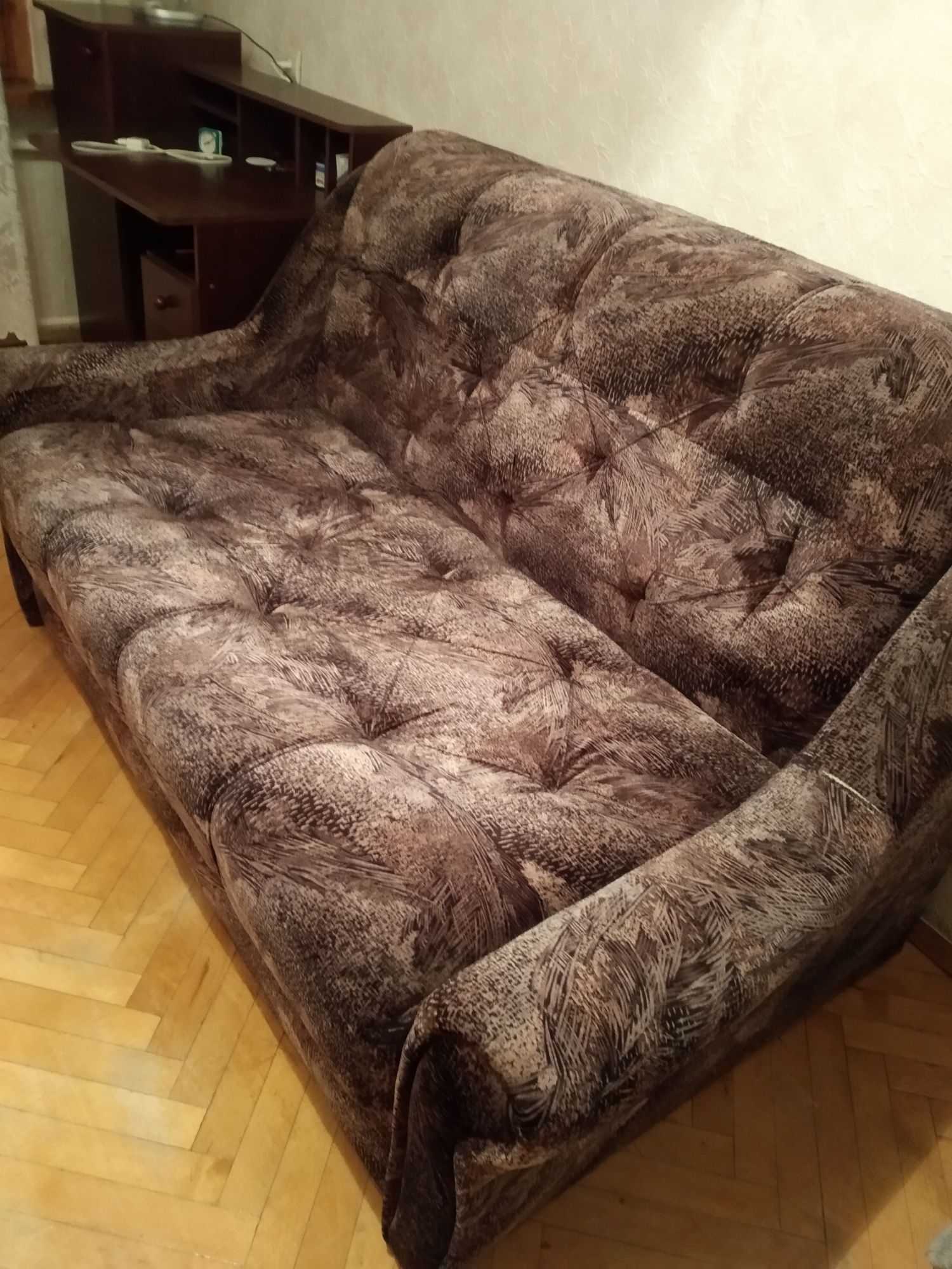 Продам диван двухспальный