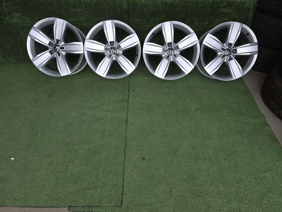 Sprzedam Alufelgi Orginalne VW 5x112 17 Passat Arteon Golf Touran