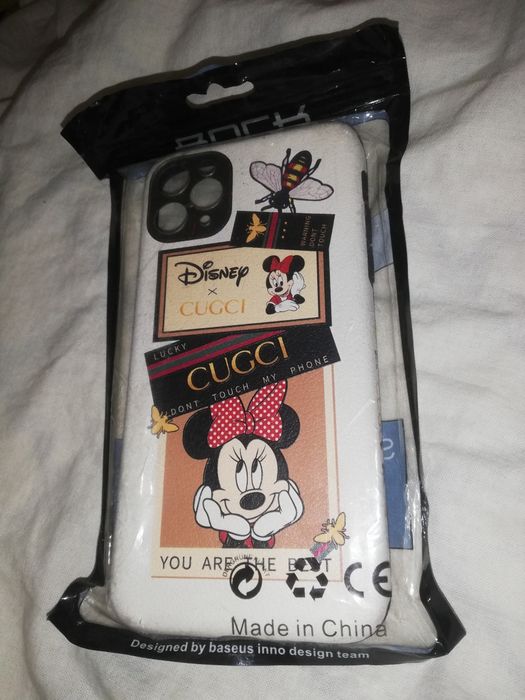 Чехол на iPhone 12