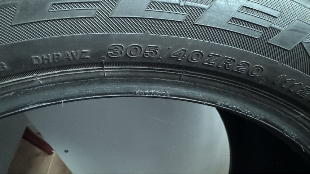 Opony Bridgestone komplet.