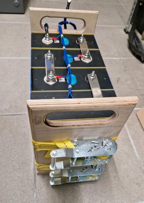 Продам комплект аккумулятор lifepo4 280ah + инвертор 1.8кв