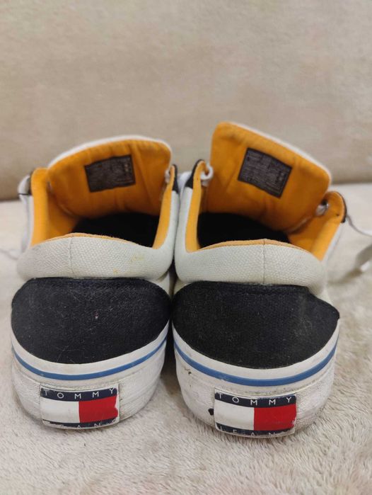 Sapatilhas Tommy Hilfiger tam. 43 em excelente estado