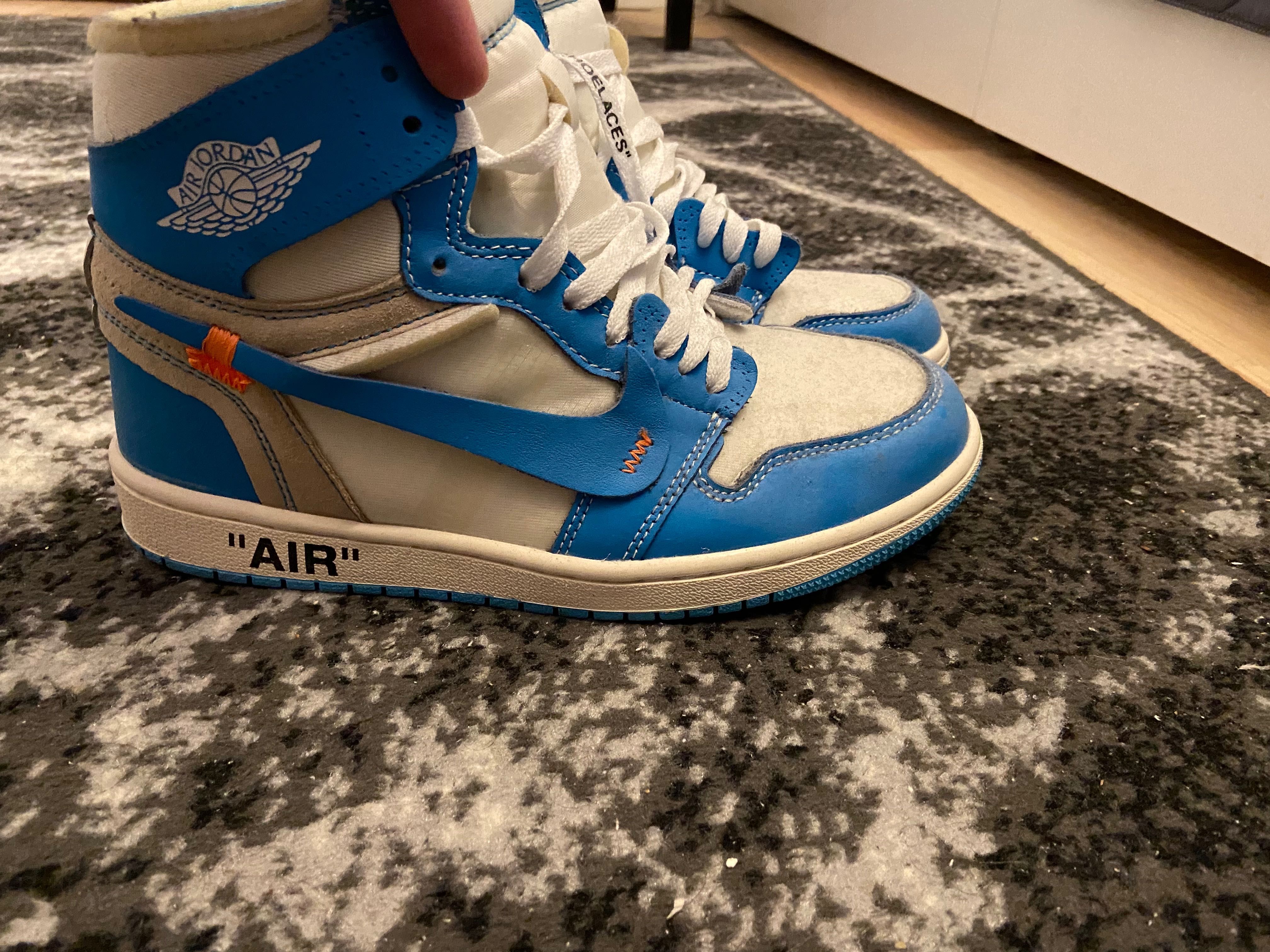 Jordan 1 Retro High
Off-White University Blue