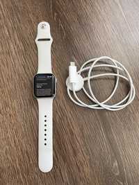 Apple Watch SE 2-40mm Starlight