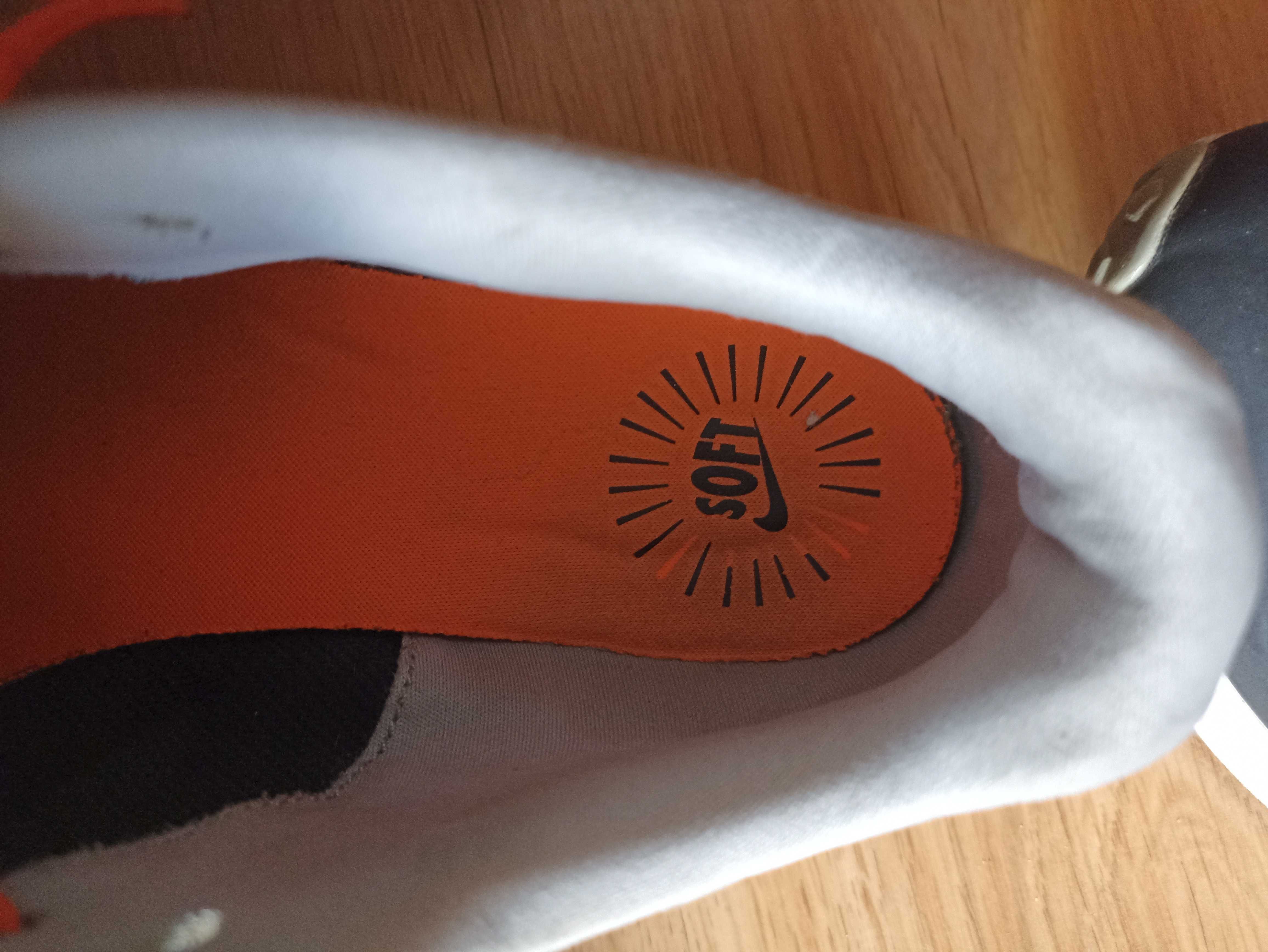 Buty sportowe NIKE
