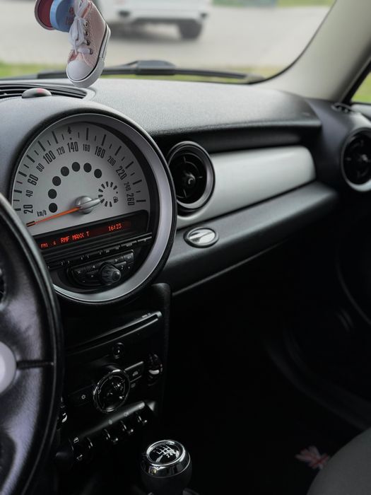 Mini One R56 1.6 benzyna 75KM doinwestowany zadbany