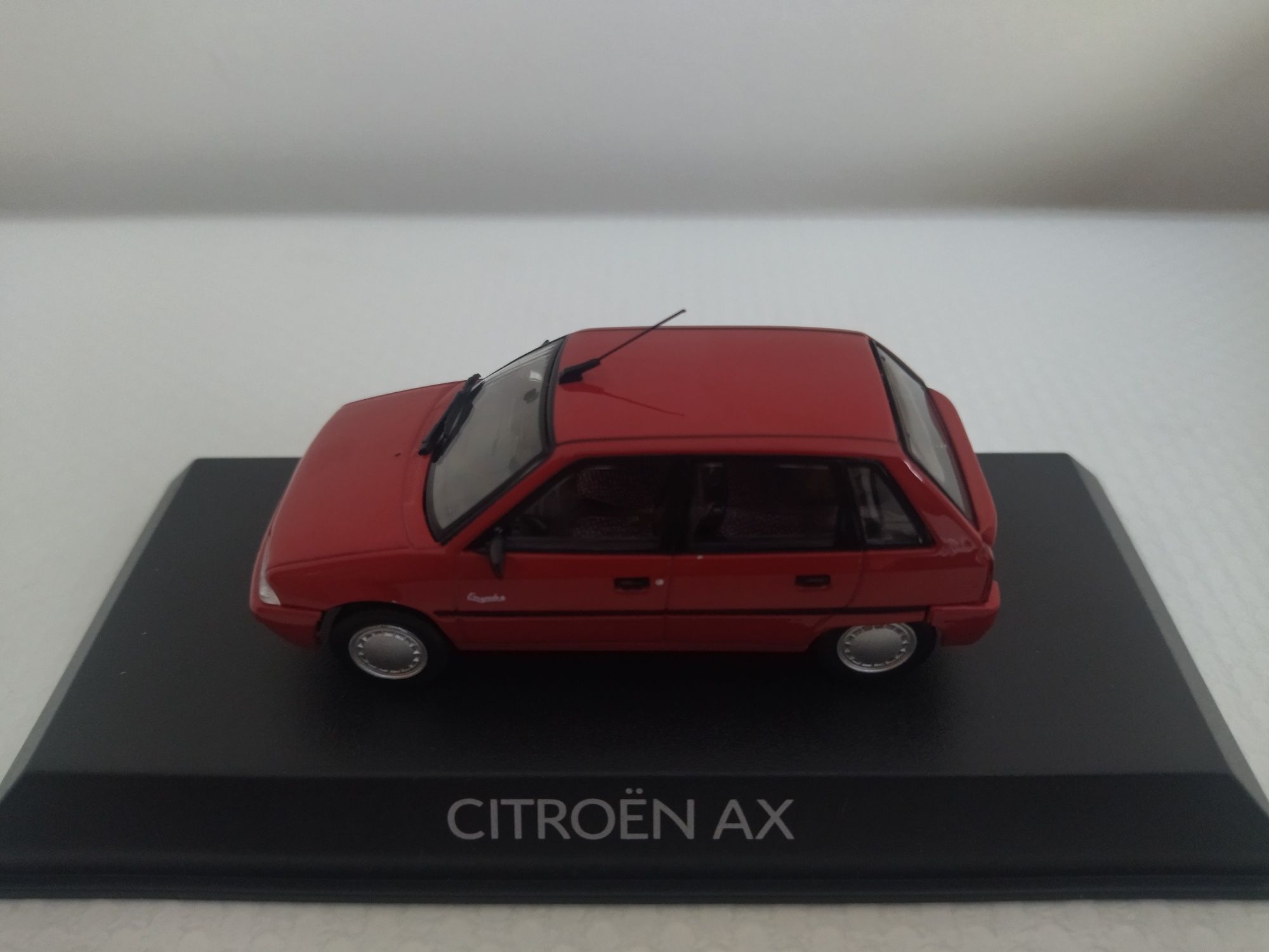 Miniatura Citroen AX 1/43 Nova