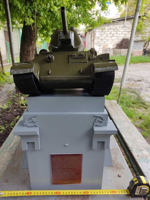 Макет танк Т- 34 з кольорового металу(латунь і бронза)
