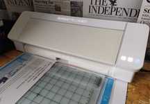 - Fantástica - Plotter Silhouette Cameo 4   *com Caixa Original*