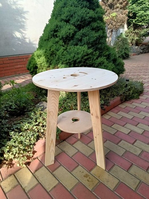 Столик садовый, балконный, уличный.