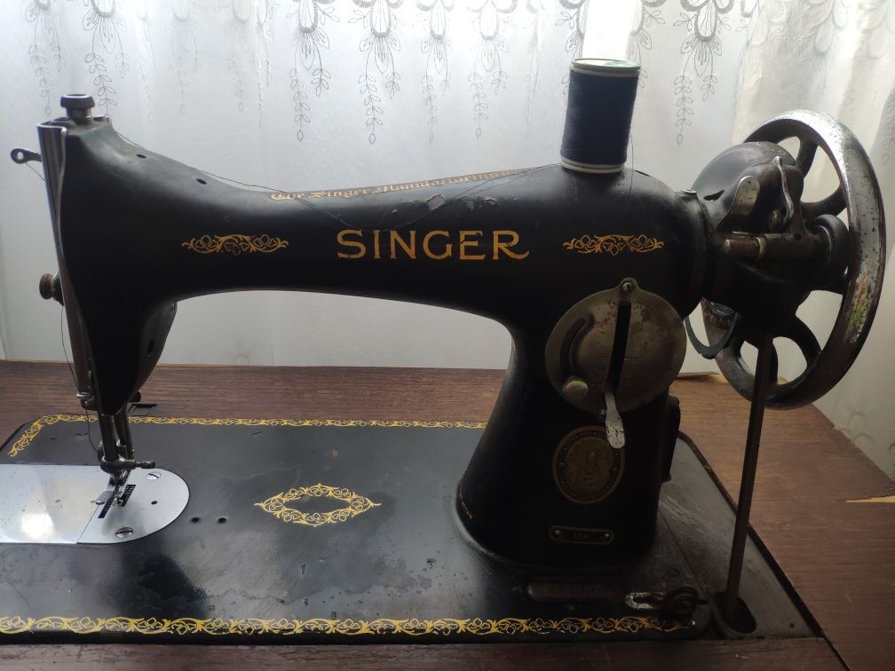 Máquina de costura antiga Singer