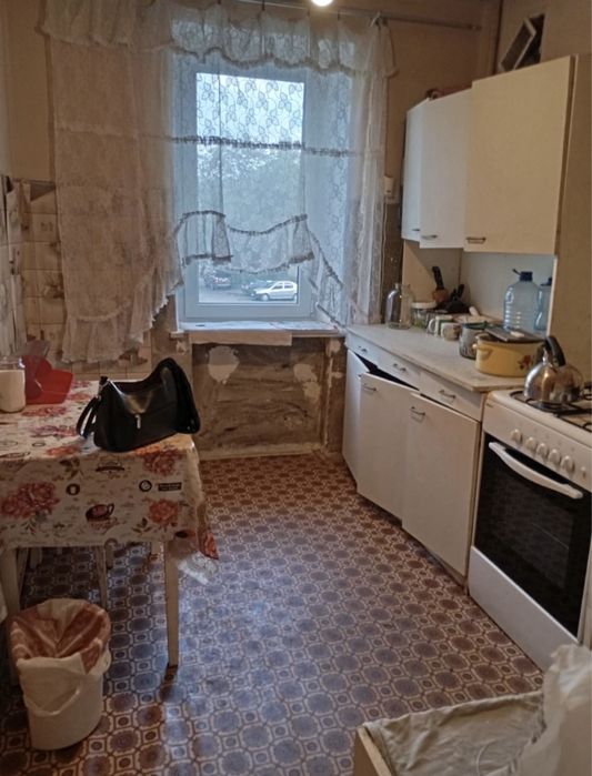 Продається трьокімнатна квартира по вул. В.Великого