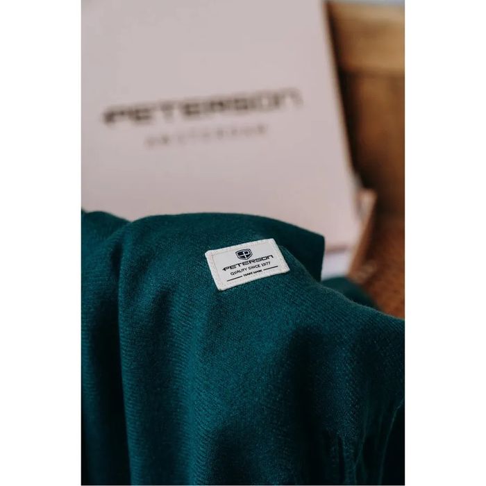 ciepły szal dwustronny w odcieniu butelkowej zieleni - peterson