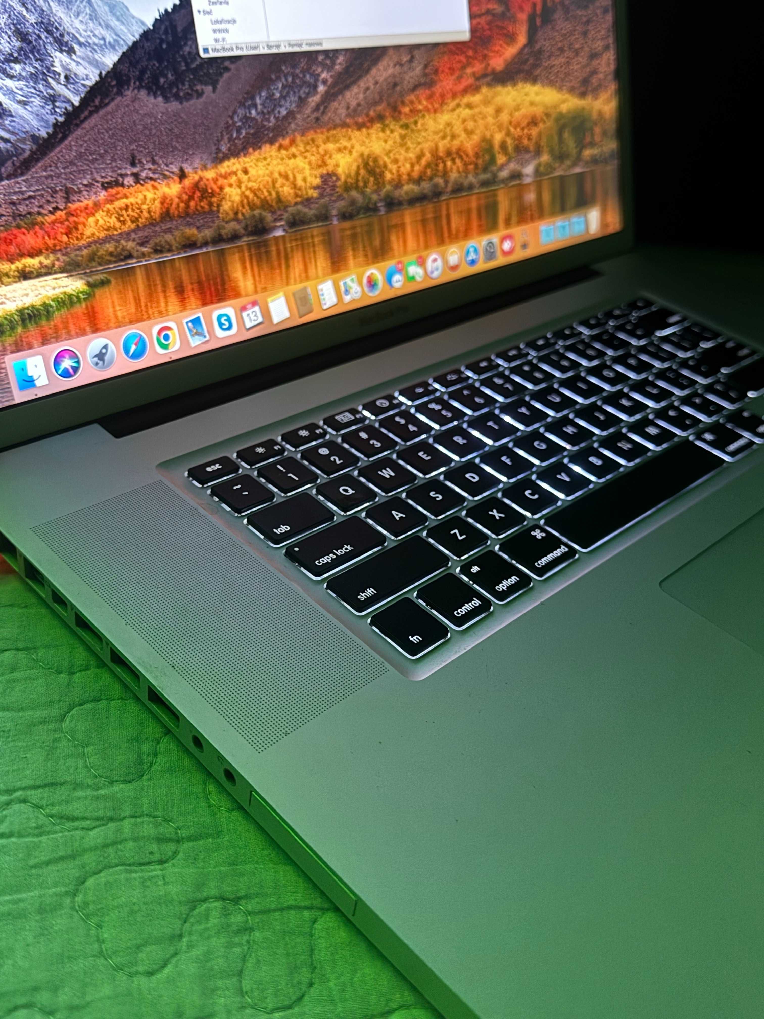 MacBook Pro 17" Intel Core i7 2,66 GHz (mid 2010)  250 GB SSD