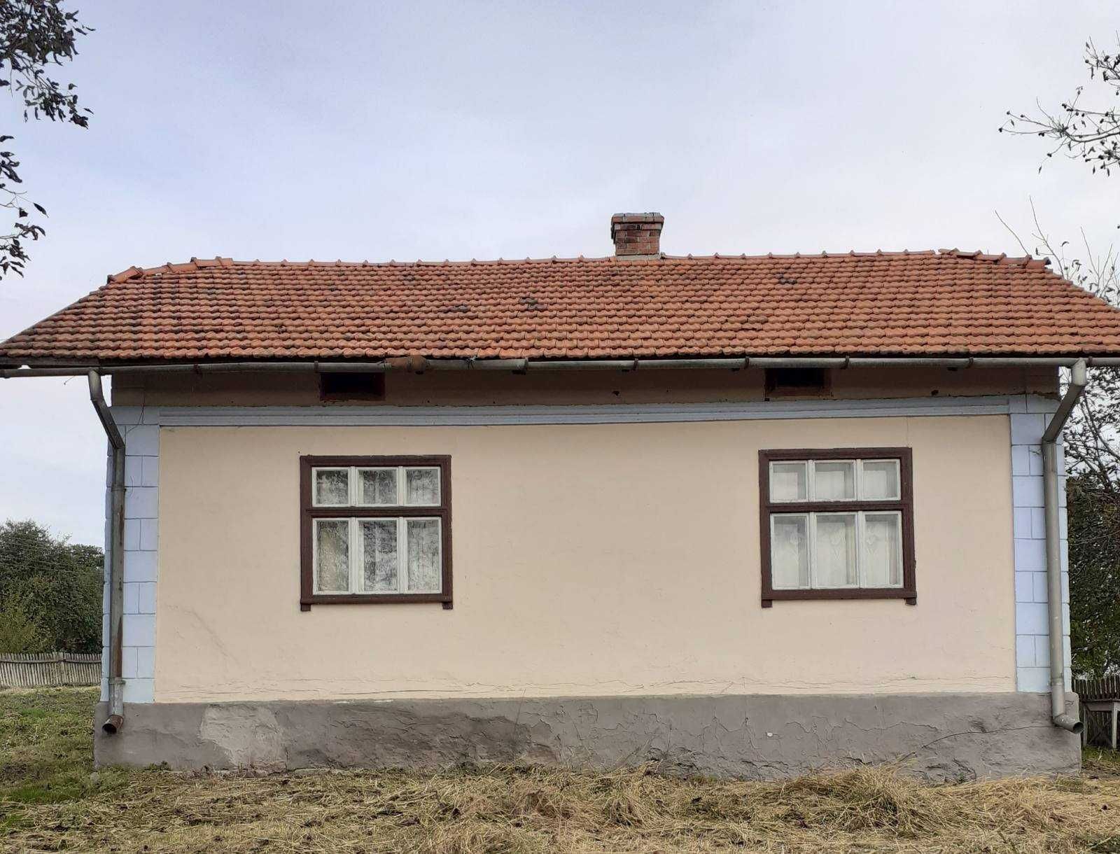 продаж будинку в селі
