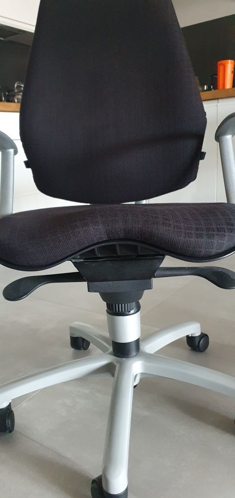 Krzesło biurowe obrotowe profilowane TopStar ! Okazja