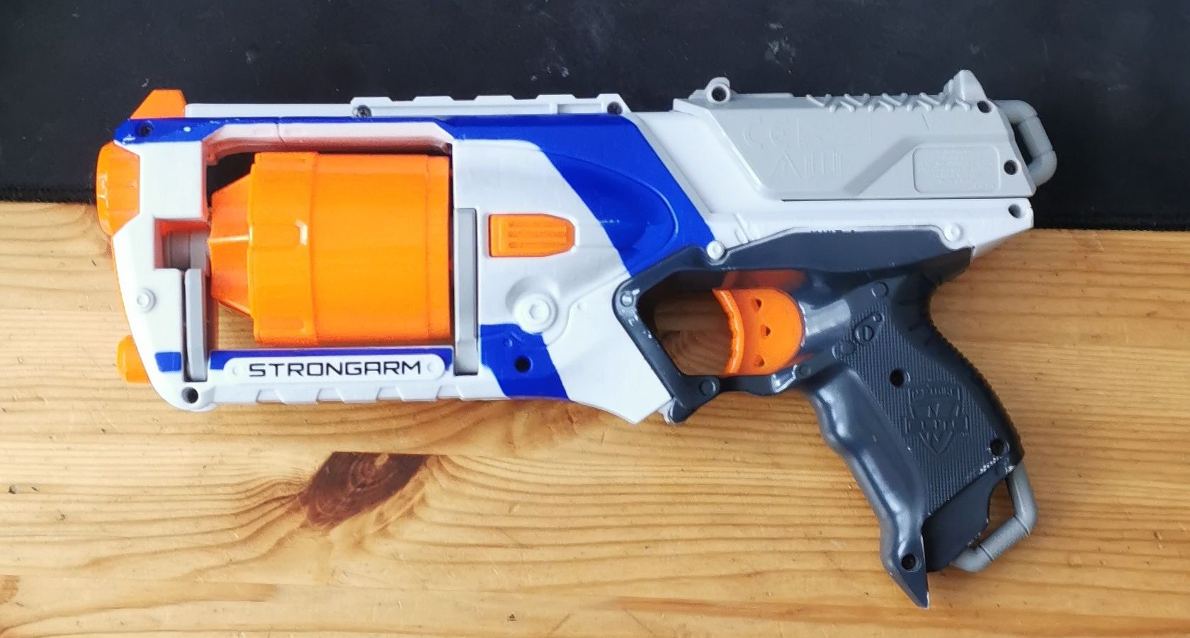 Nerf gun strongarm