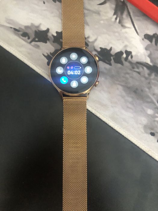 Smartwatch złoty AMOLED