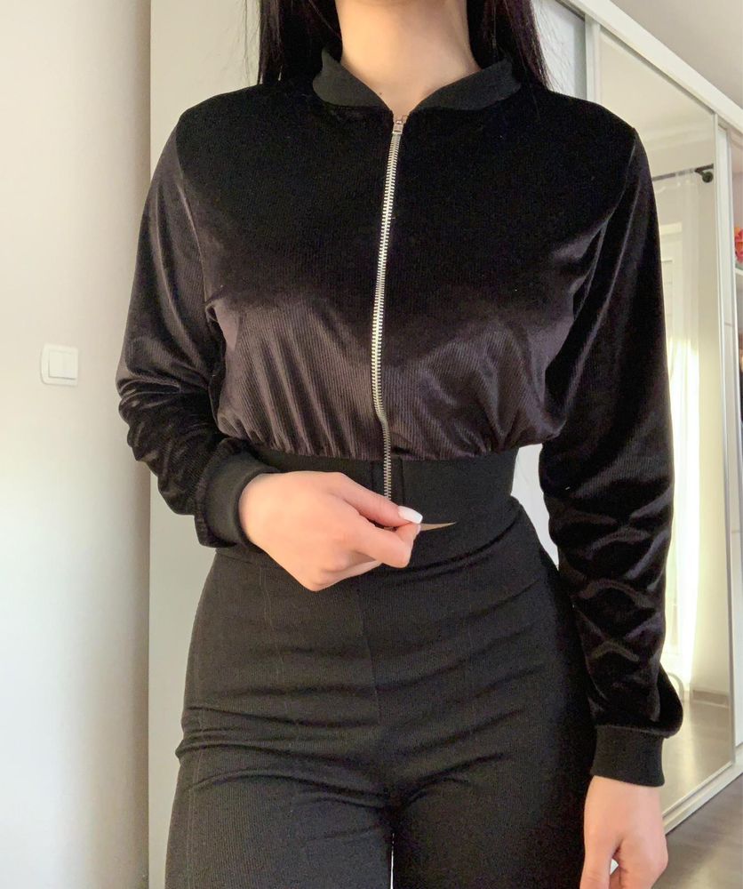 Czarna welurowa bluza crop top lekka kurtka