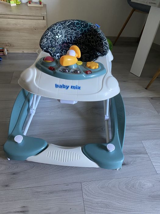 chodzik dla dzieci z muzycznym stolikiem
