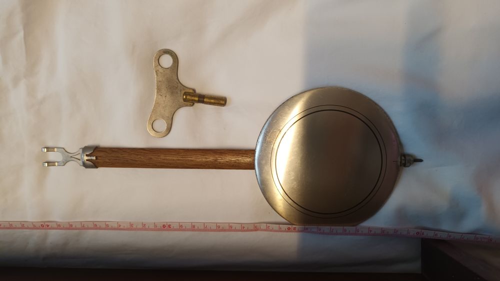 Настінний годинник