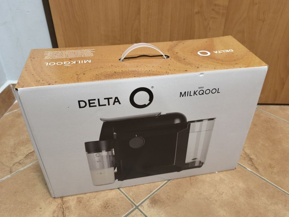 Ekspres do kawy Delta Q MILKQOOL mini 20 bar czarny 1200W  Nowy!