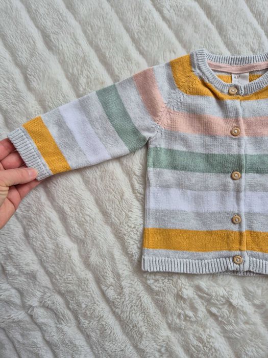 Bawełniany sweterek H&M kolorowy rozmiar 68