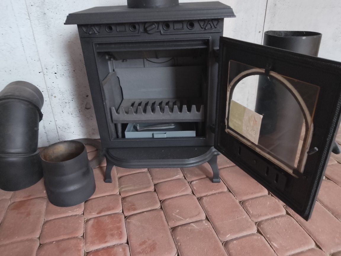 Kominek żeliwny Kawmet 6 kw plus rury