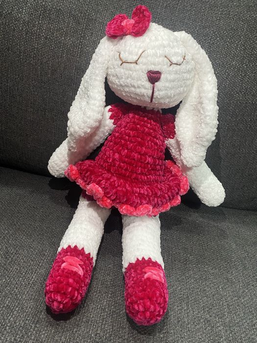Coelhinha de veludo Amigurumi