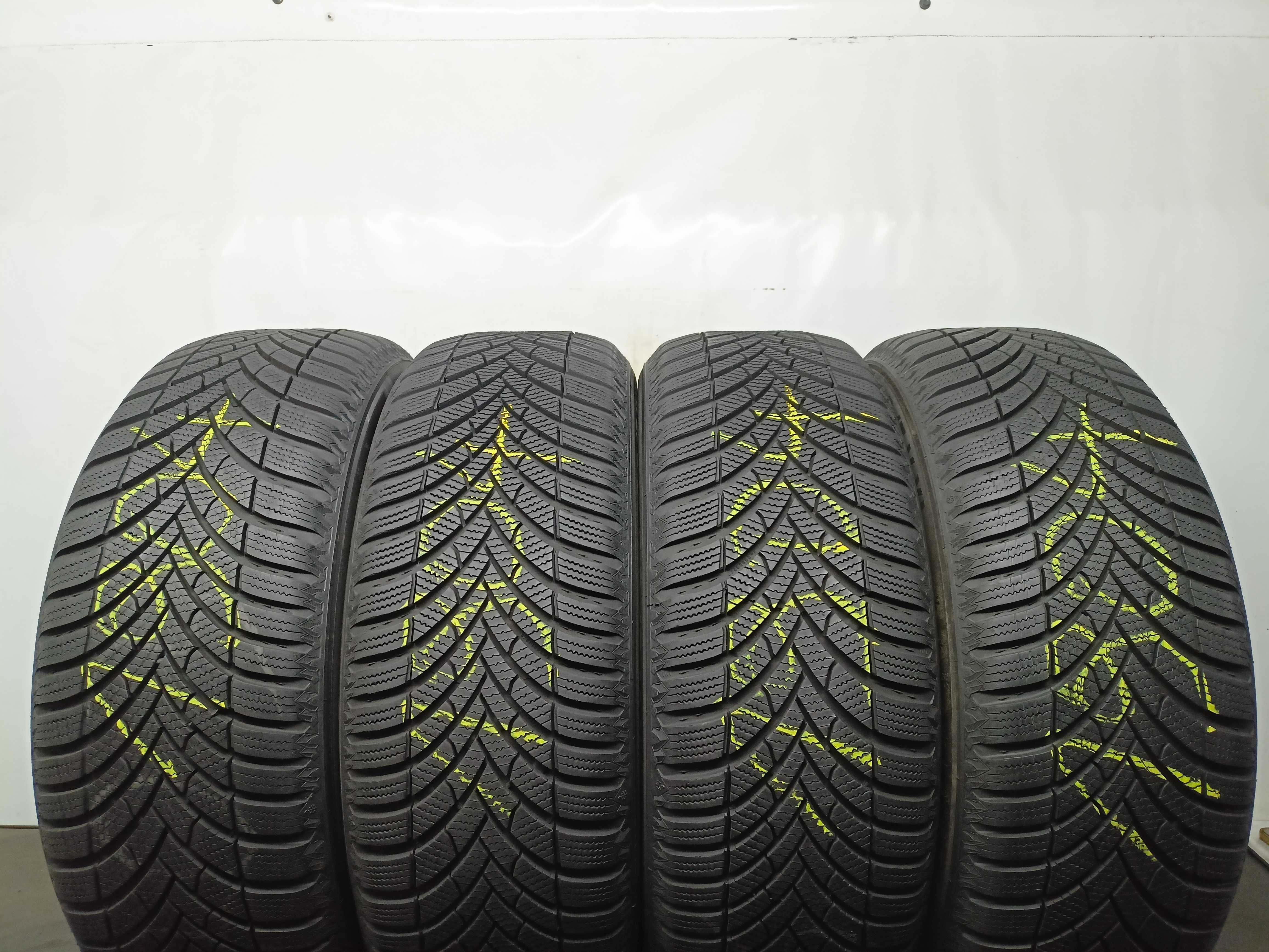 Semperit SpeedG-Grip 5 215/55/17 23r. 98V 2x8,4mm 2x8mm (1904)