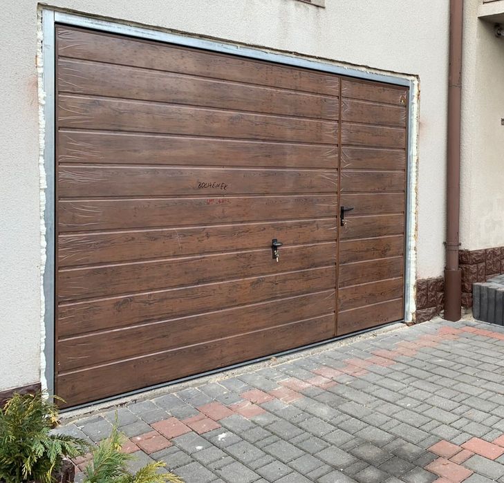 Drzwi Brama Garażowa na wymiar Producent Montaż otwierane  do środka