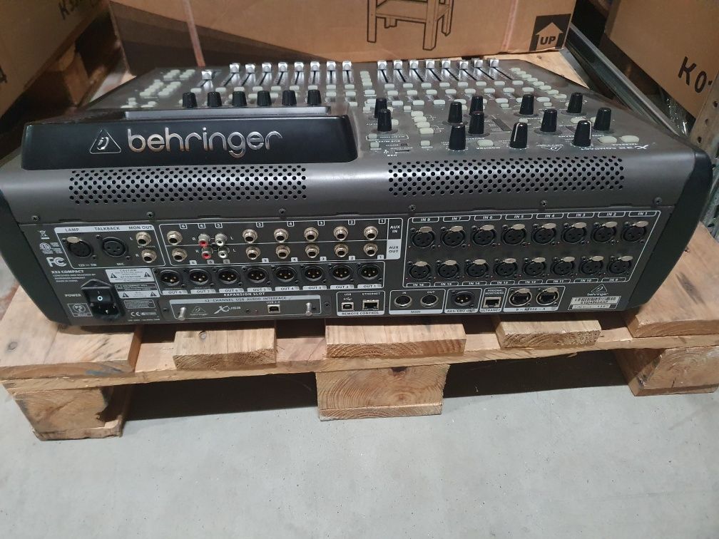 Na sprzedaż Behringer X32 Compact