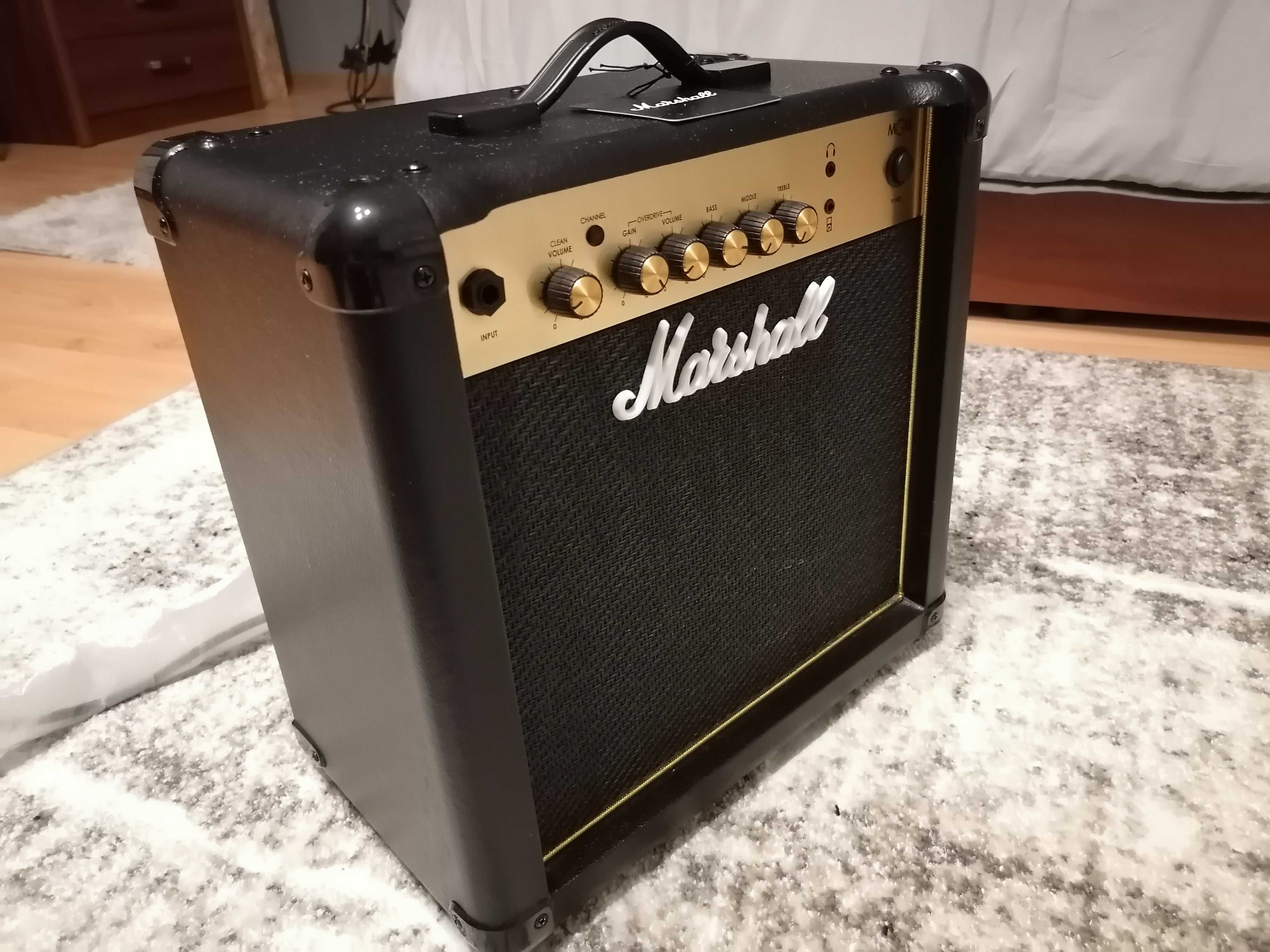 Wzmacniacz gitarowy MARSHALL MG15G GOLD