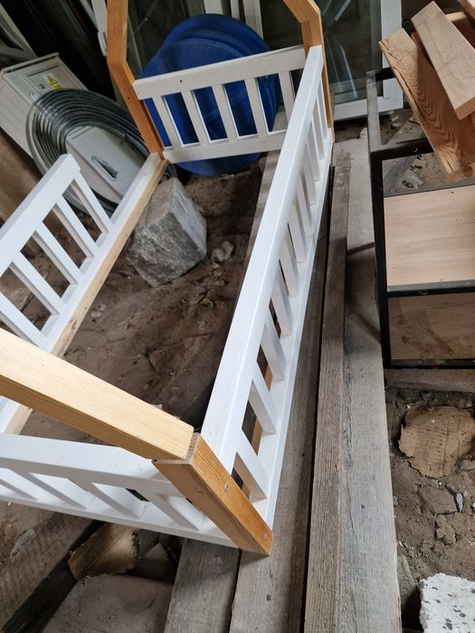 Łóżeczko dla dziecka drewniane