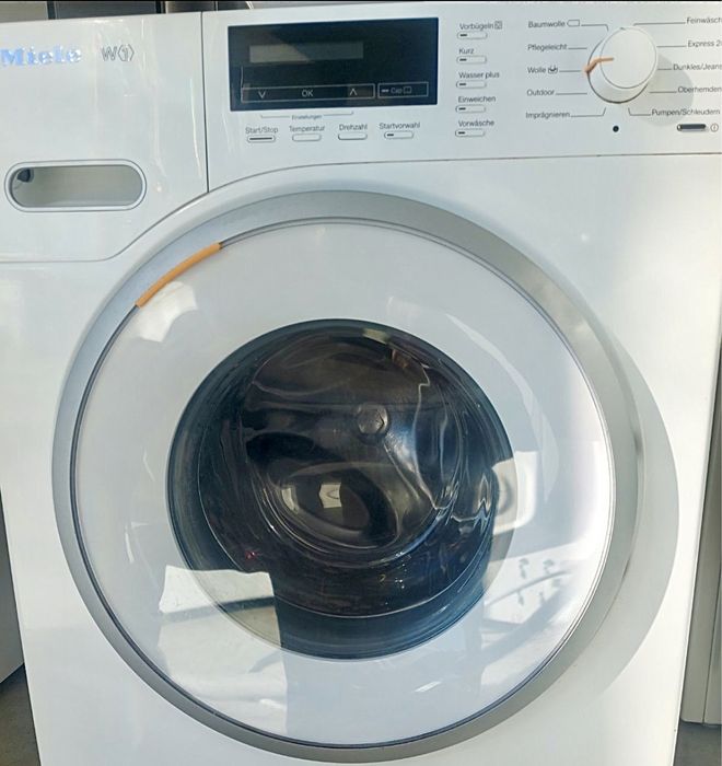 Пральна машина Miele з Німеччини.