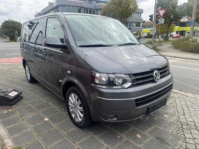 Volkswagen T-5..