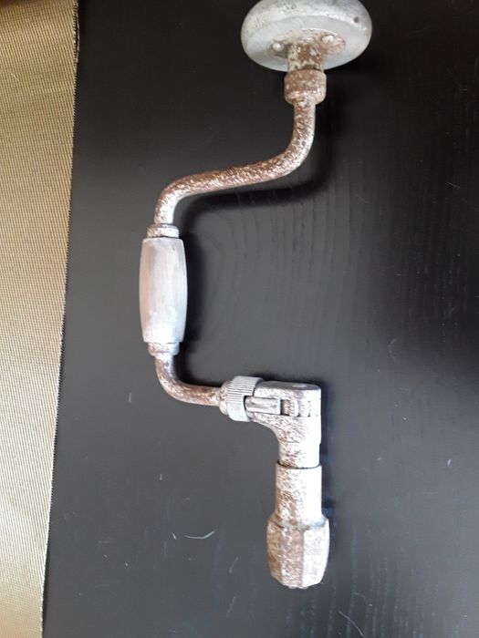 Maquina de Furar Antiga ,em Funcionamento.