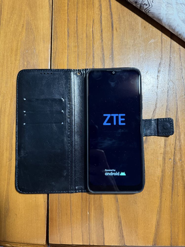 Smartphone ZTE V2020 Z8010
