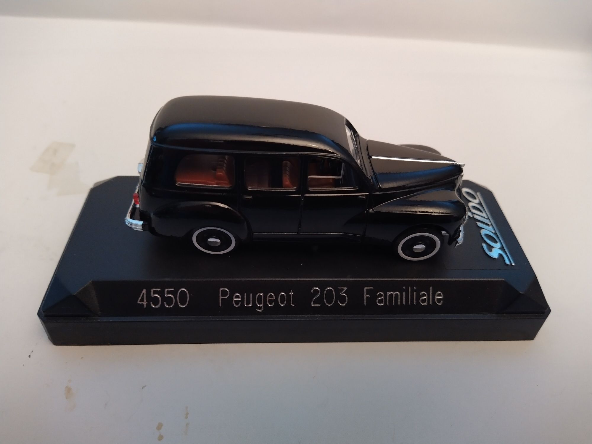 Peugeot 203 Familiale Solido Skala 1:43