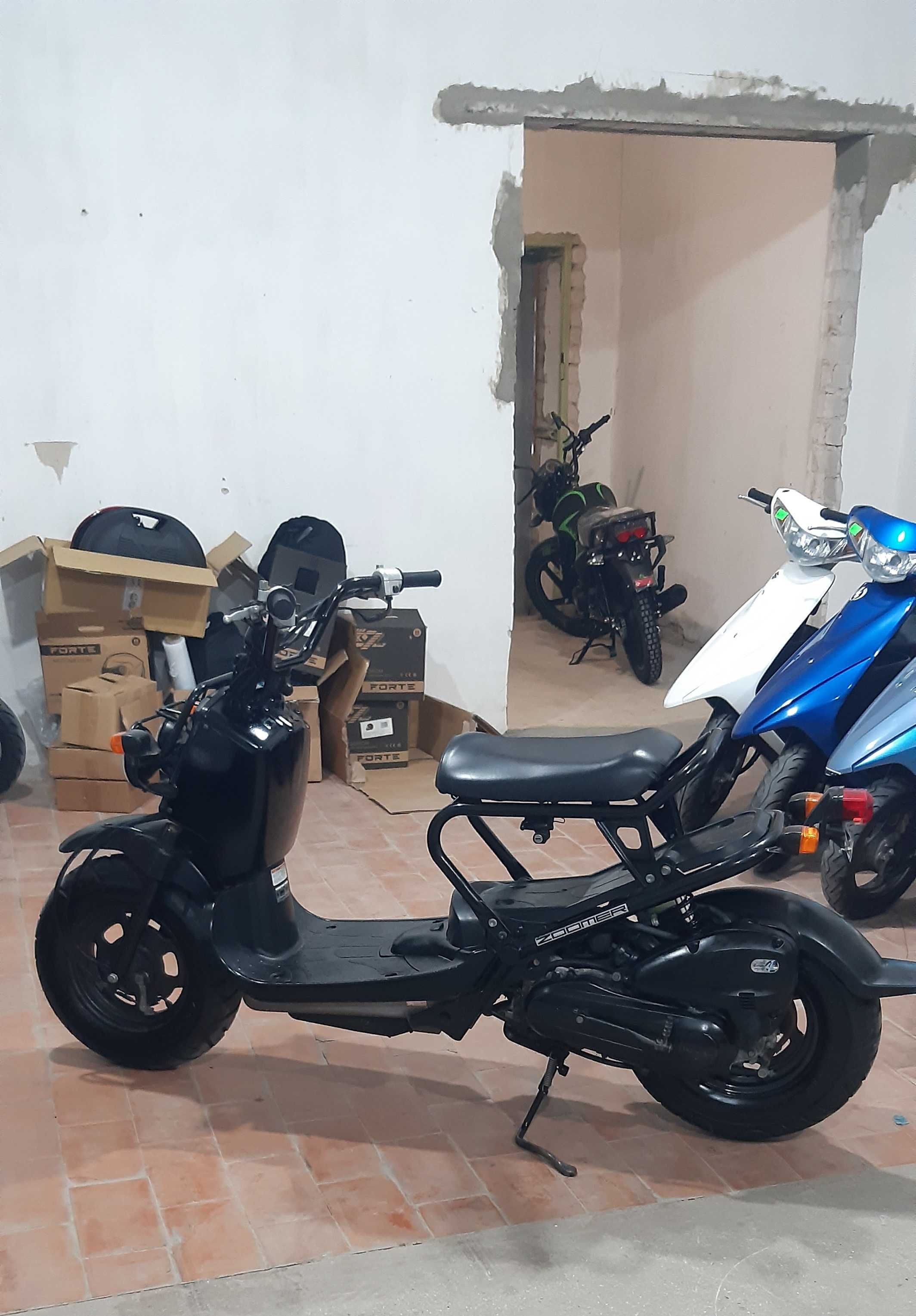 Скутер Honda ZOOMER